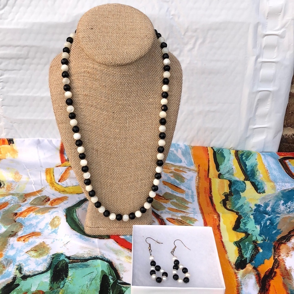 Black Onyx and Shell Beaded Necklace